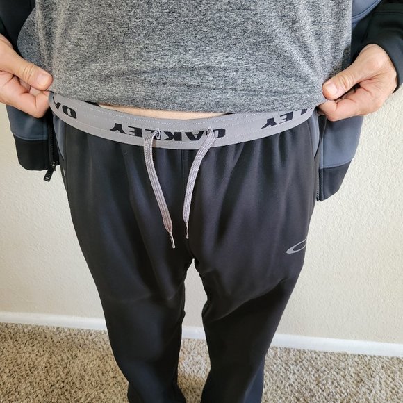 Oakley Mens Black Sweatpants Large Gray Movement Fleece Training Drawstring - Picture 7 of 8